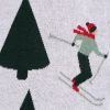 Плед из хлопка с новогодним рисунком Let's Ski из коллекции New Year Essential, 130x180 см, Tkano, изображение 4